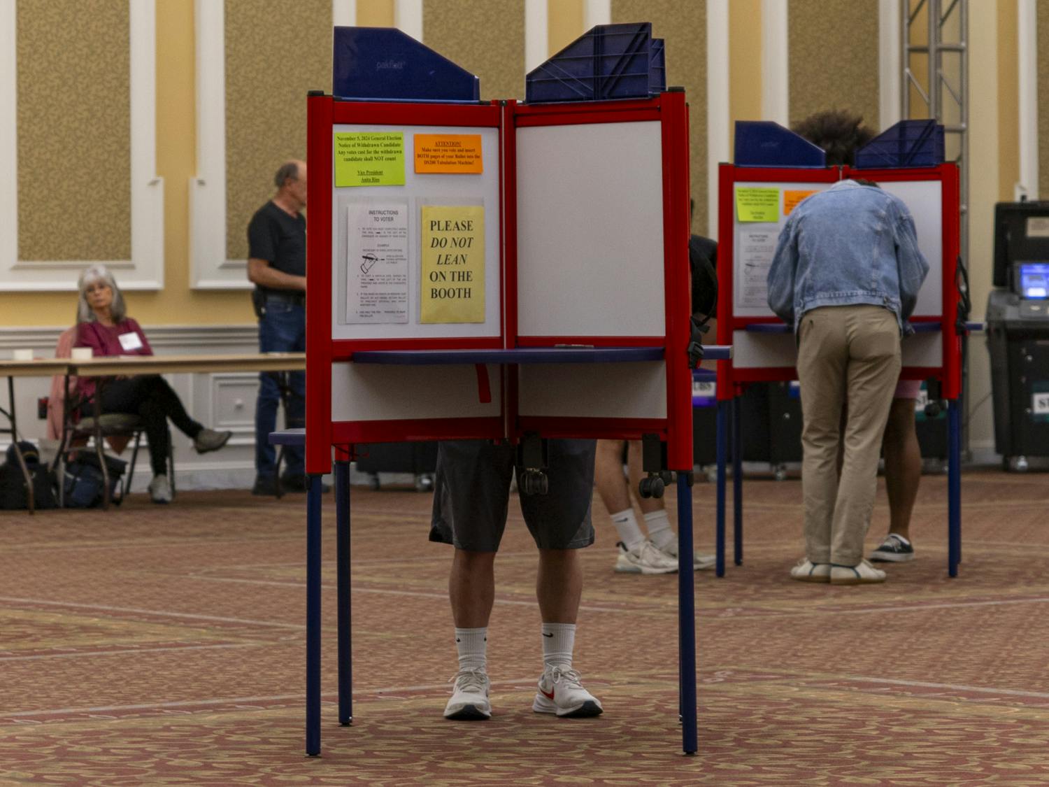 MINI TAB-110524-Librarylevy_Herx_Ethan_9.jpg