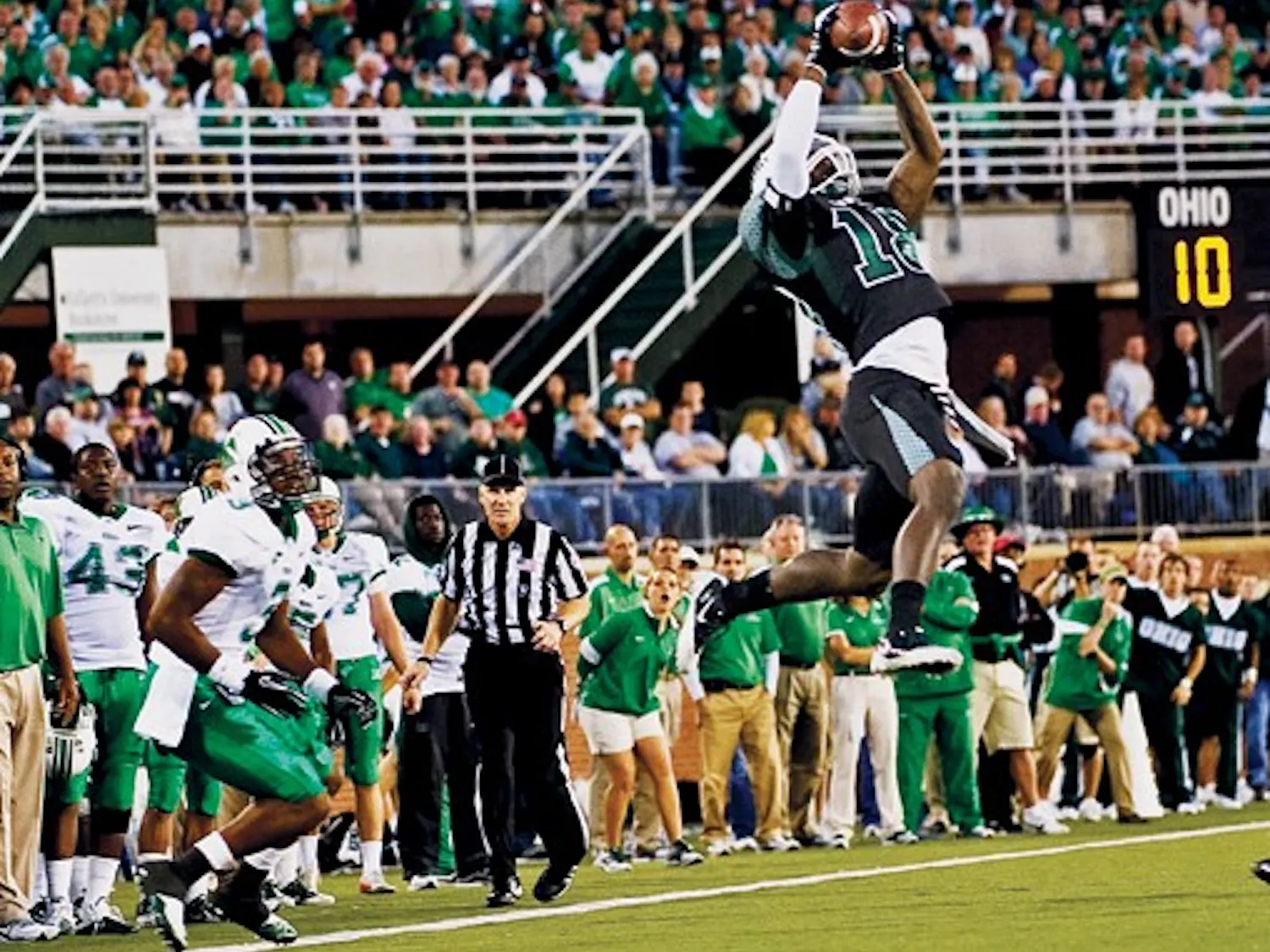 Football: Young defensive backs struggle in first loss of the season