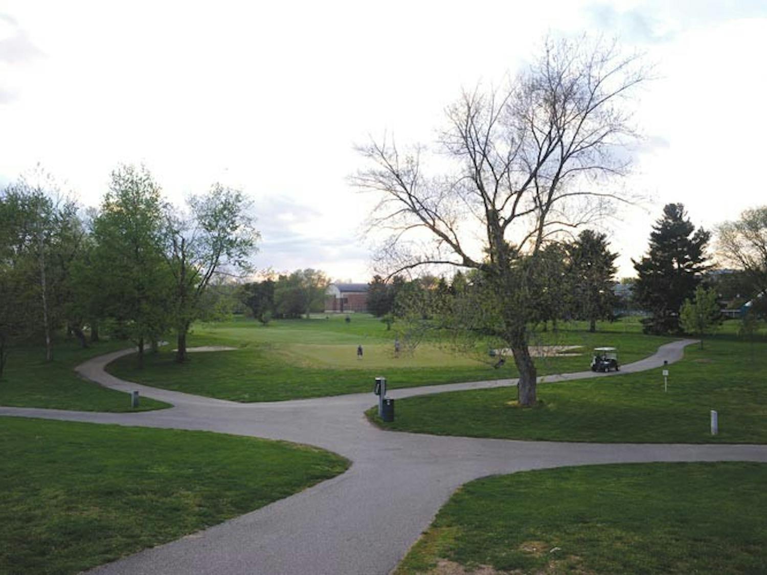 Golfers gravitate toward on-campus course for recreation  