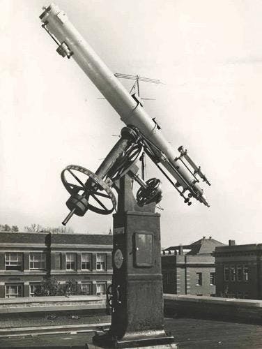 Telescope mount's removal from roof fuels discontent  