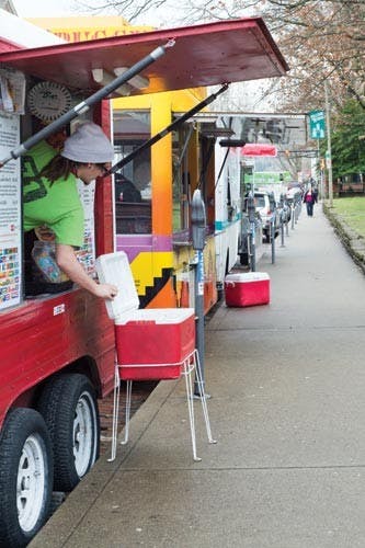 Athens' popular food buggies help promote local business  