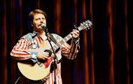 Offerman pleases most with raunchy set, upsets some  