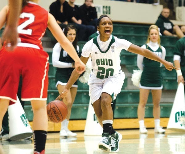 Women's Basketball: 'Cats suffer double defeat on the road  