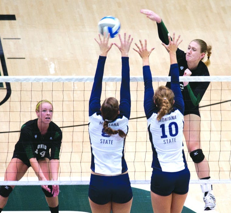 Volleyball: Coach Theis wins 100th with tournament sweep  