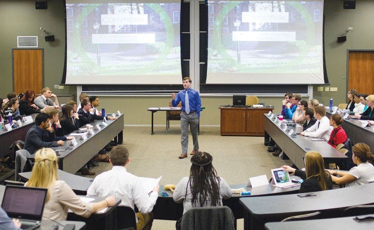 Student Senate debates the ins and outs of guaranteed tuition  