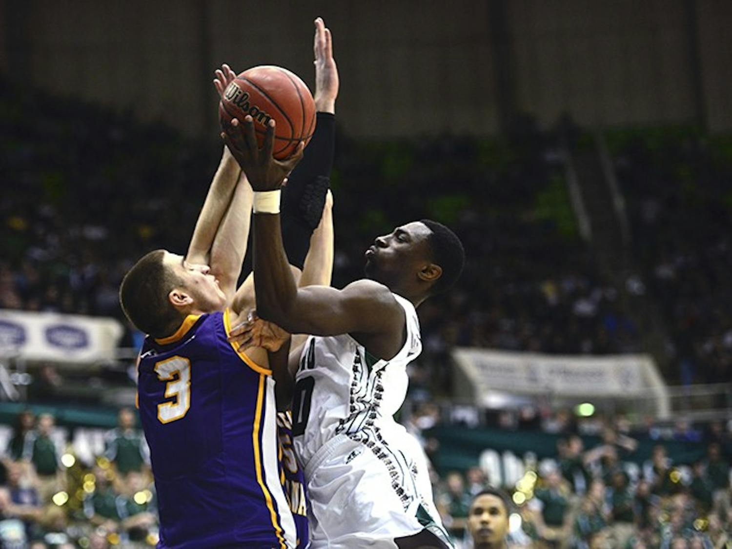 Men's Basketball: Bobcats handle Purple Aces, finish Ohio Classic undefeated  