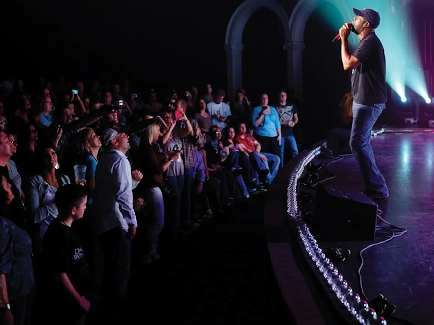 Rucker rocks for loyal fans