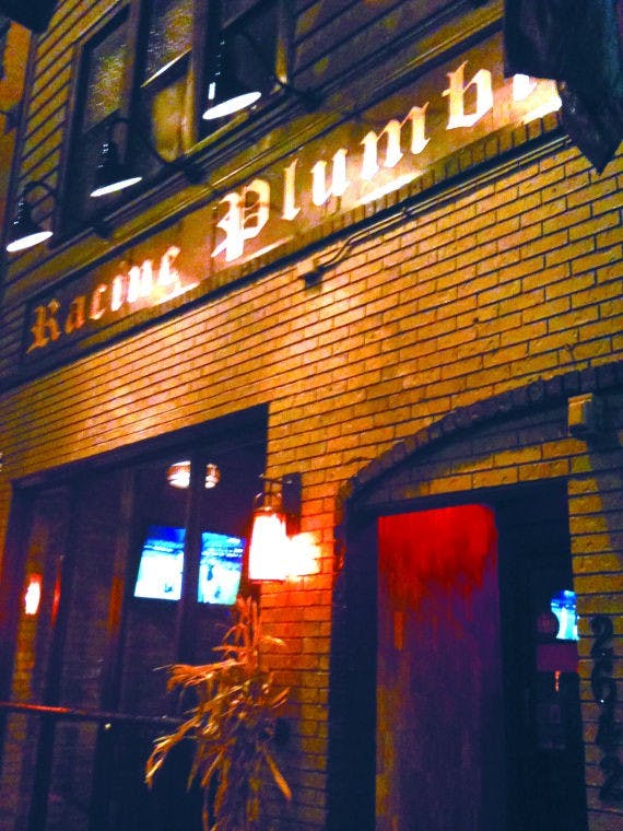 Bars 'fly green flag,' allow 'Cats fans to catch games  