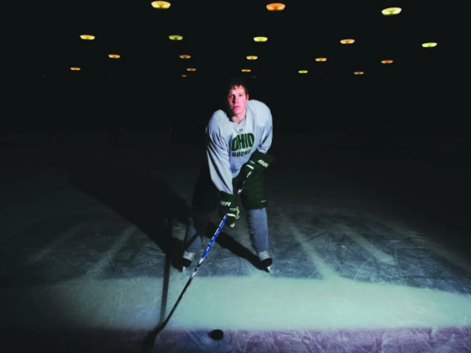 Hockey: Junior center fills skates of traveling teammate