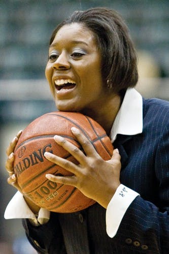 Women's Basketball: Despite past triumphs, coach fails to hit stride  