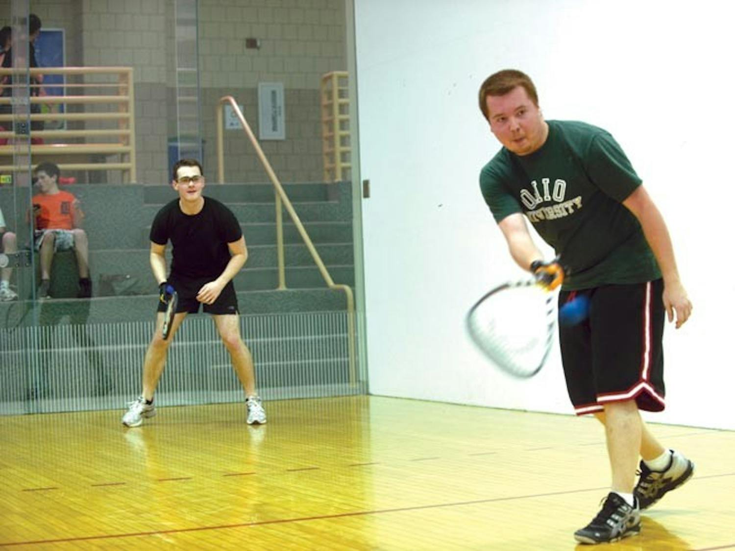 Racquetball bouncing up in popularity among OU students  