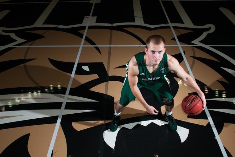 Basketball: Sharpshooter gives offense depth  