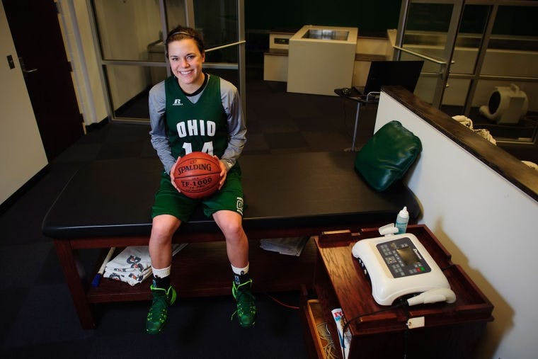 Women's Basketball: Comeback Kat  