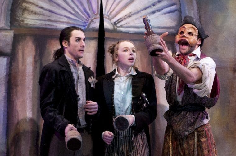 Theater school's studio show turns typical love triangle upside down  