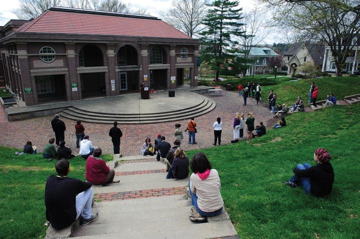 Residents, students protest SB 5  