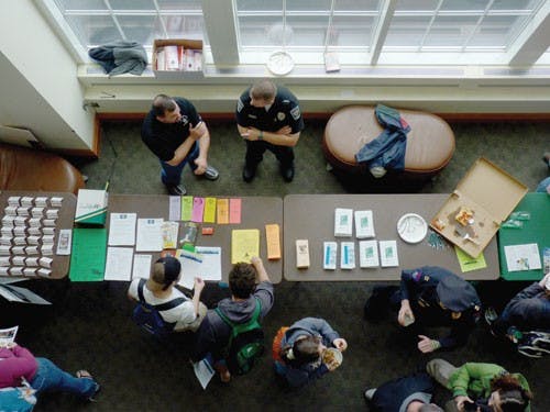 Pizza with police fosters discussion  