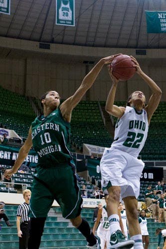 Women's Basketball: Bobcats stagnant in road loss to Huskies  