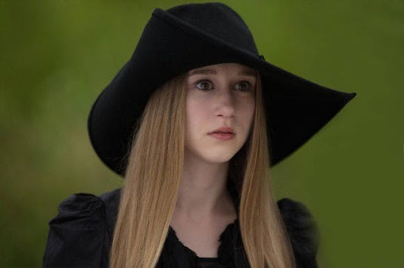 TV: A burning love for ‘American Horror Story’  