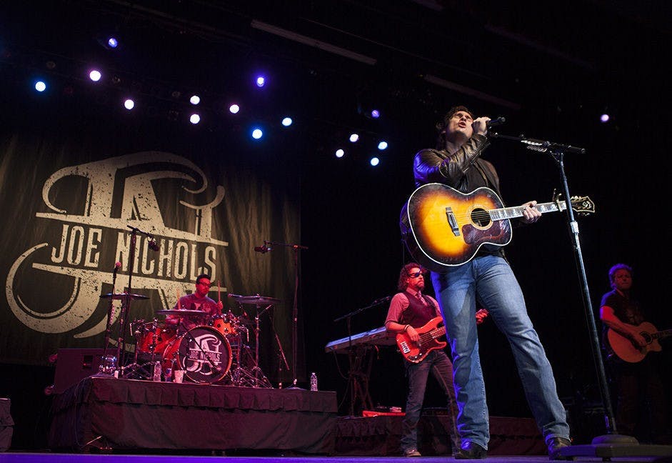 Joe Nichols  
