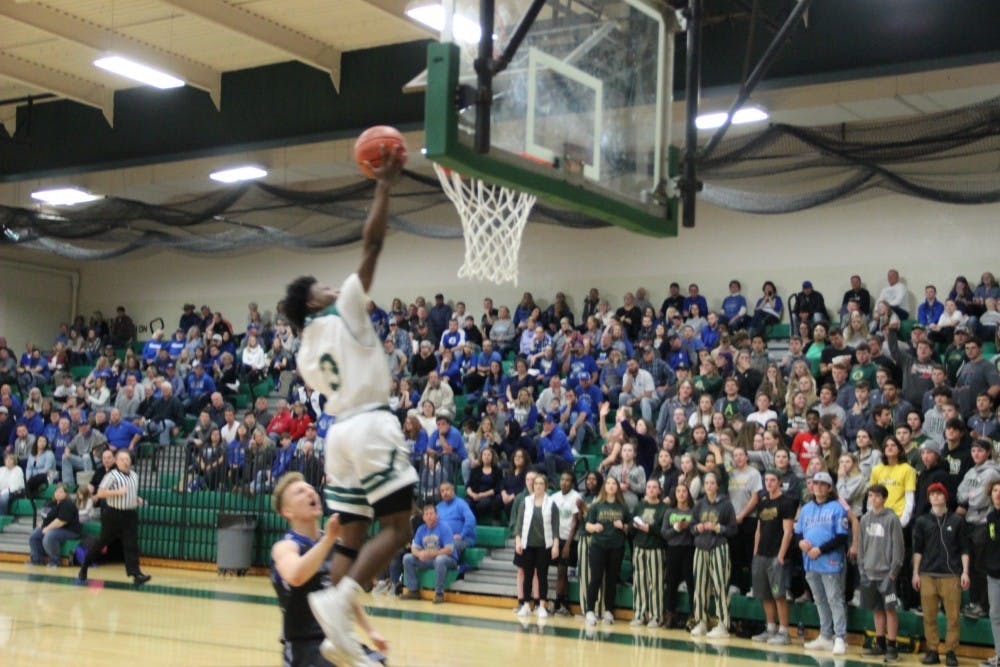 Athens BB Elijah Williams layup.JPG