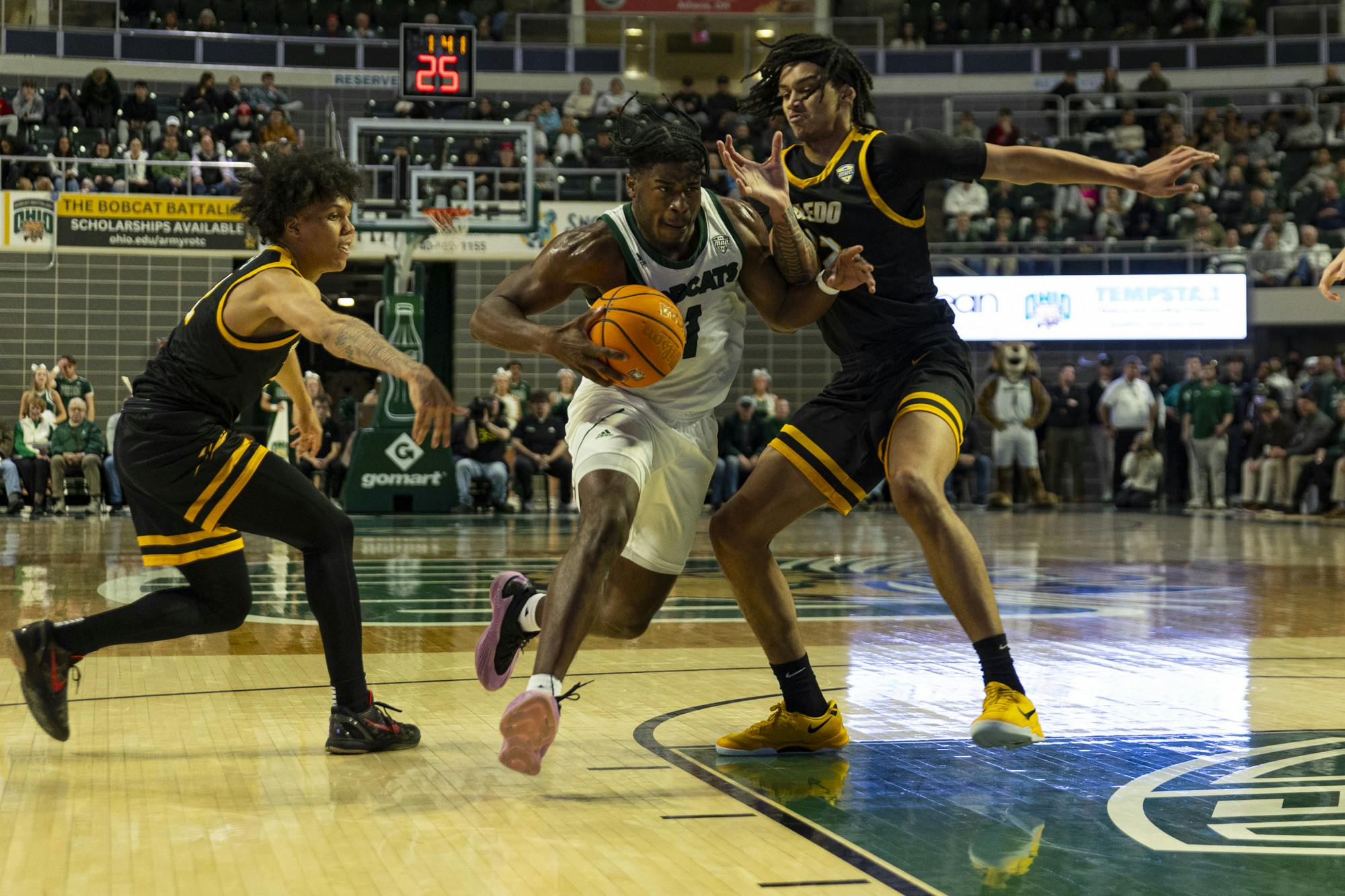 MEN’S BASKETBALL…Toledo Sidebar_MBasketballVsToledo_1_28_25_Herx_22.jpg