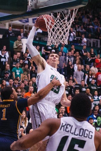 Men's Basketball: Dim lights to shine on Battle of the Bricks  