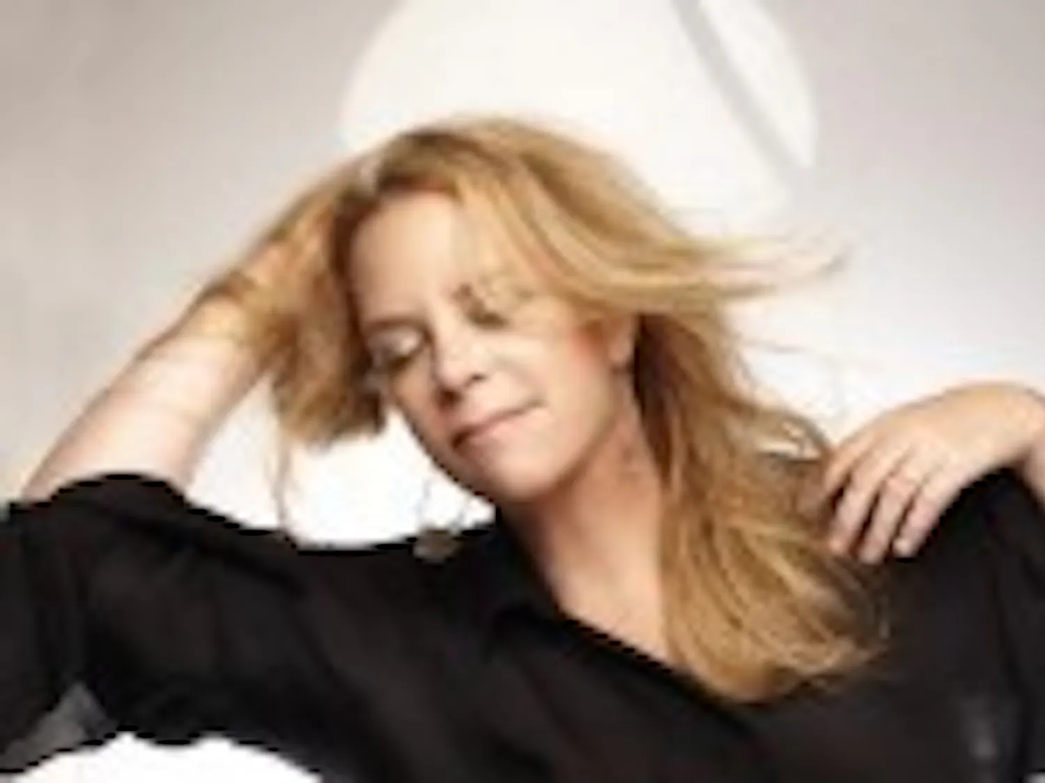Grammy-winning guru blurs folk-country line