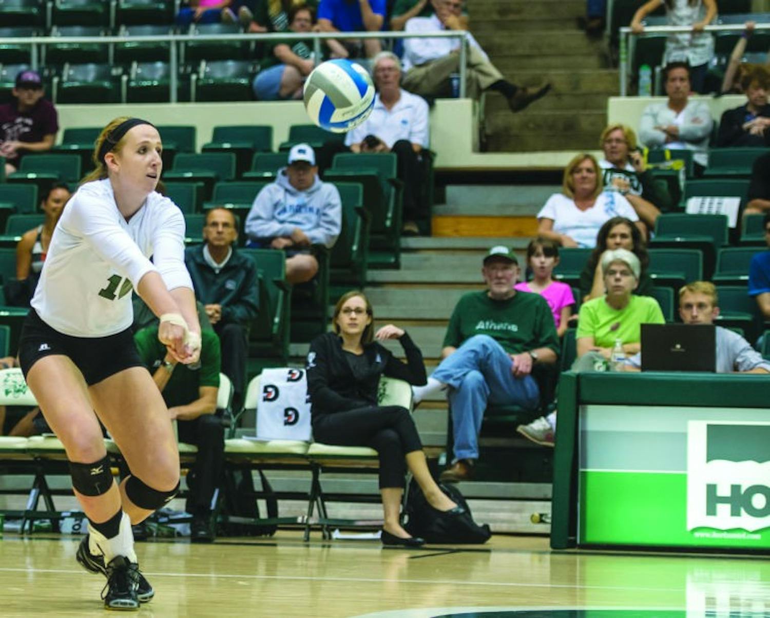 Volleyball: Bobcats tie for first in MAC after taking victory from Eagles  