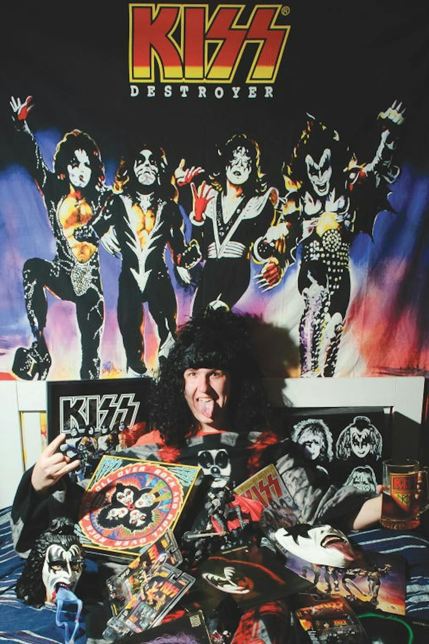 KISS collector rocks and rolls all night  