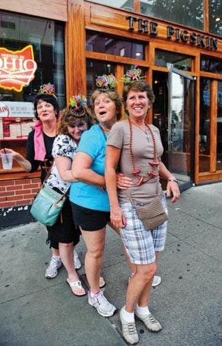 Crowds swarm for multitude of OU activities offered for visiting moms  