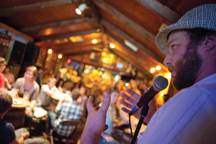 Moms animate town during visit  