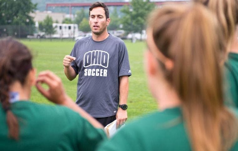 Soccer: Pro experiences guide new coaches  