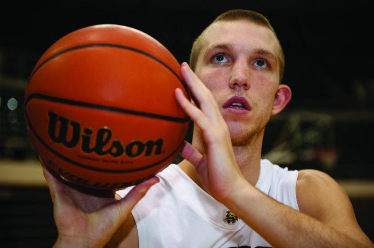 Sharpshooter Freeman perfects 3-point form  