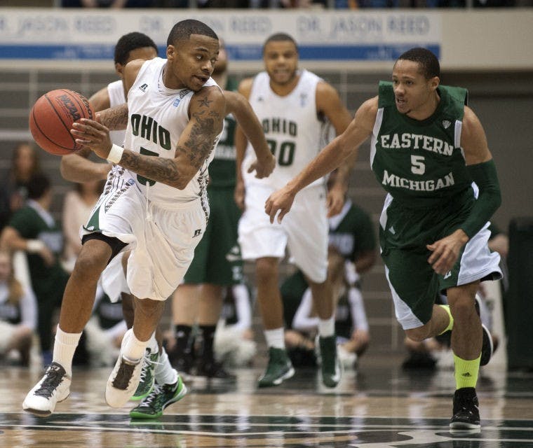 Slideshow: Men's Basketball vs. EMU  
