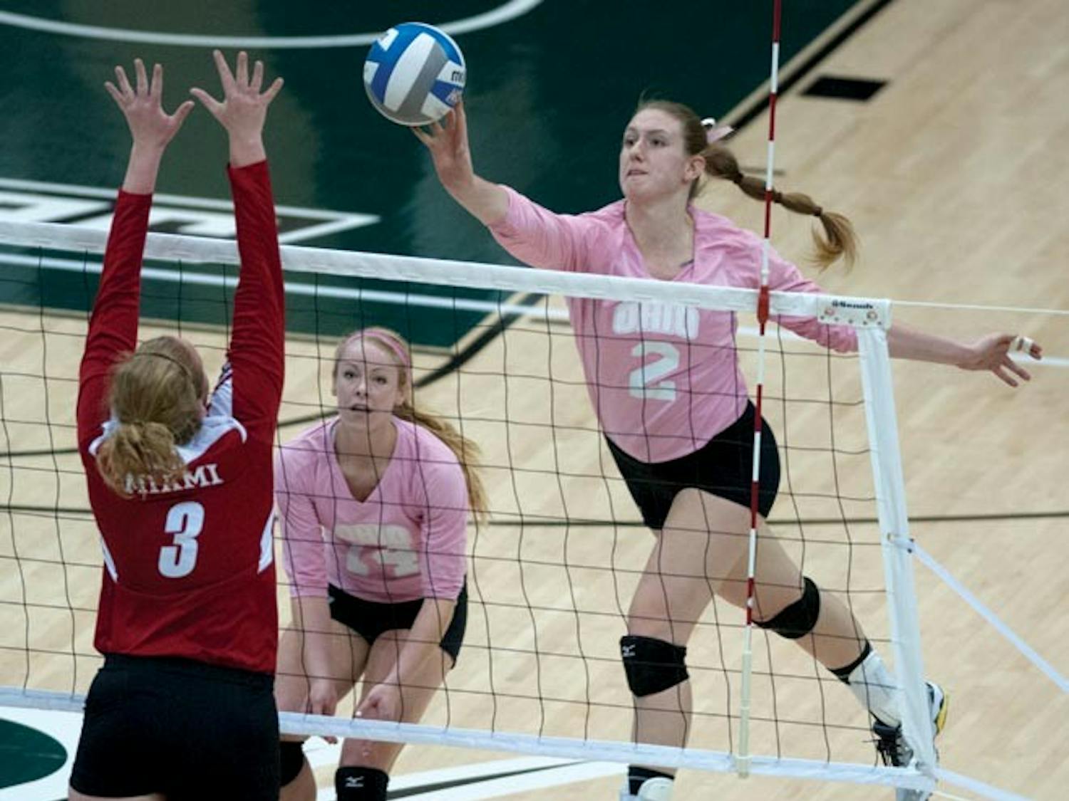 Volleyball: 'Cats top RedHawks, Falcons  
