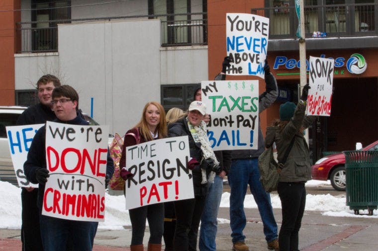 Kelly enters 'not guilty' plea in court  