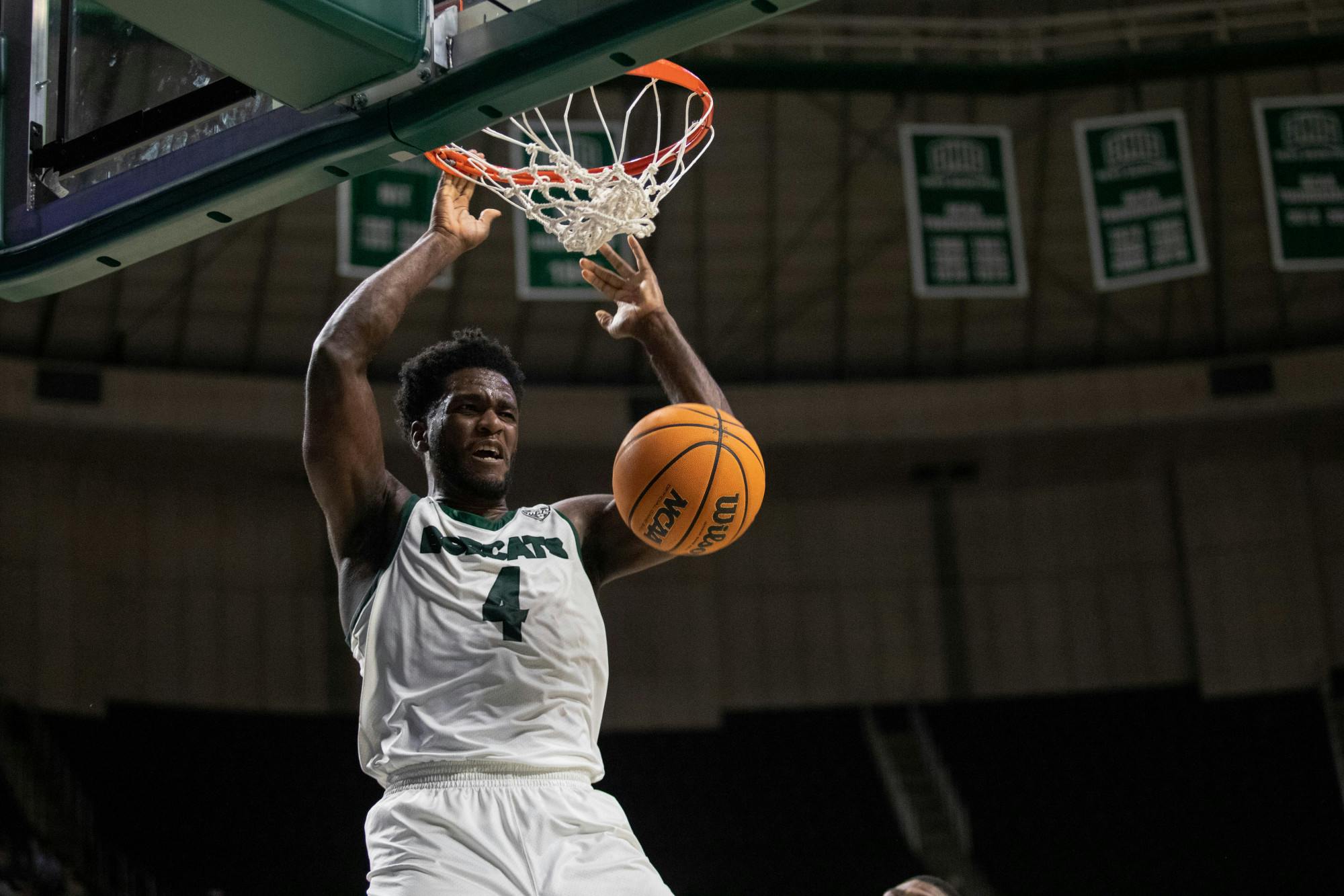 BBall vs. Western Michigan 1_Legg