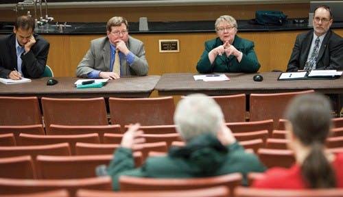 Professors ponder management model  