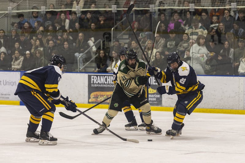 Hockey: Ohio celebrates senior night, splits series with Liberty