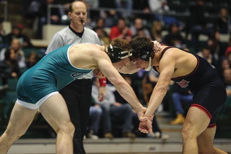 Wrestling: Despite team loss, 3 'Cats head to nationals  