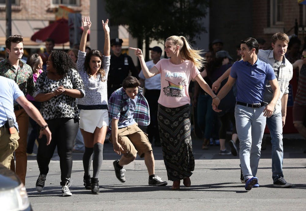 TV: ‘Glee’ season finale unimpressive until the last scene  