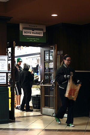 Students encouraged to donate extra meal swipes during holidays  