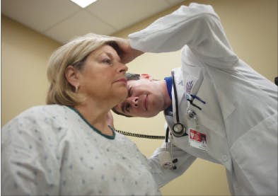 Med students diagnose patients with scripted complaints  