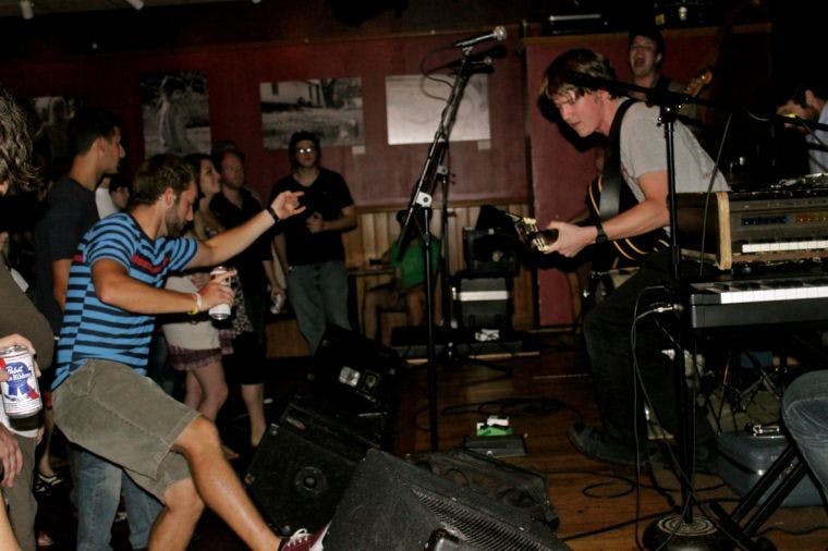 Southeast Engine, These United States and unmistakable dance moves come to Casa  