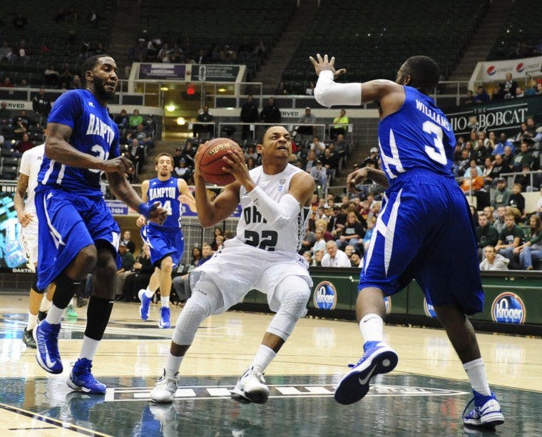 Slideshow: Basketball vs. Hampton  