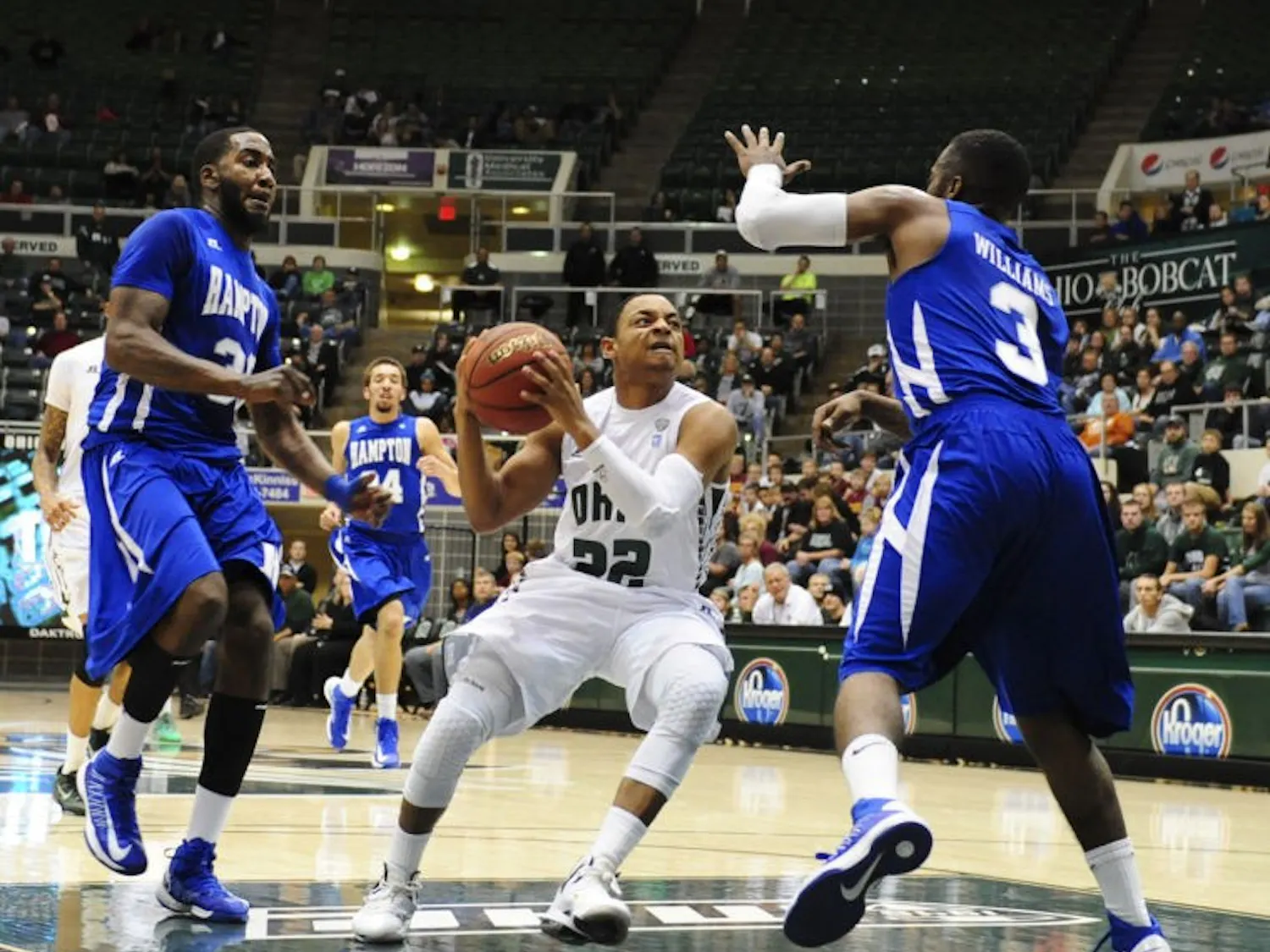 Slideshow: Basketball vs. Hampton