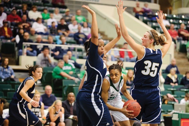 Women's Basketball: Benson's shooting saves 'Cats  