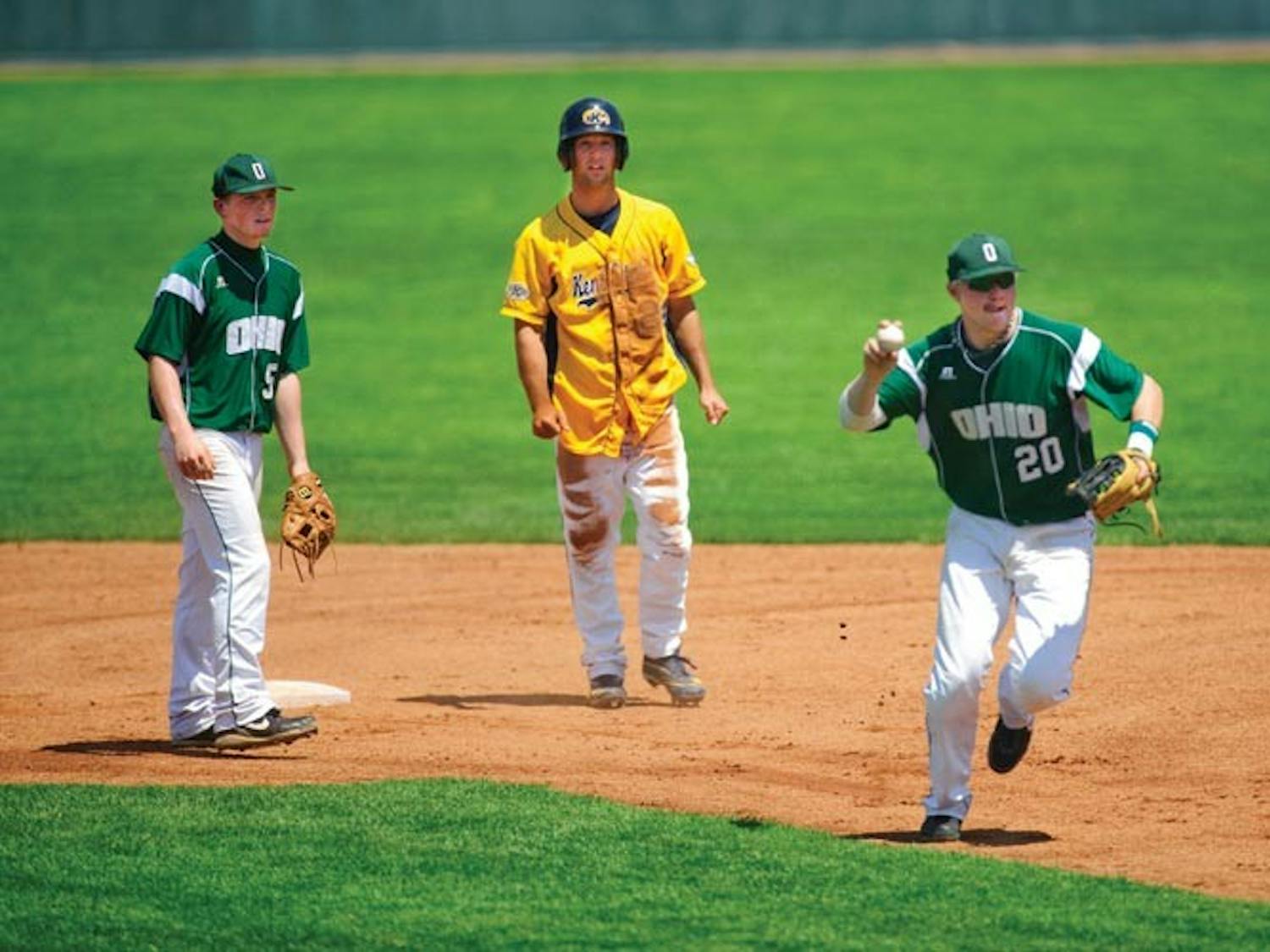 Baseball: Losses diminish division championship dreams