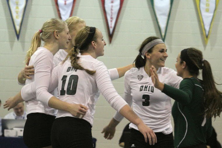 Volleyball: 'Cats defeat Golden Flashes, advance to semifinals  