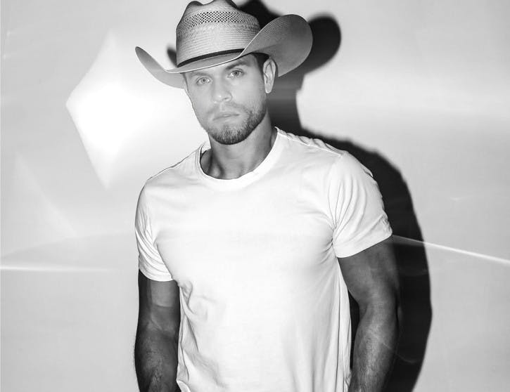 dustin-lynch-web-2.jpg